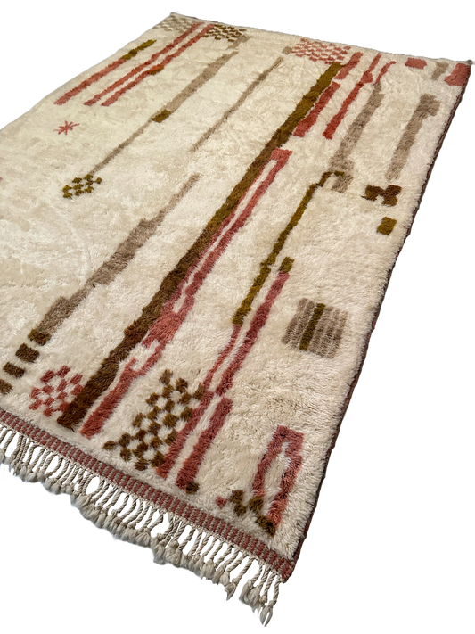 Fatima's Asymmetry Hand-Knot