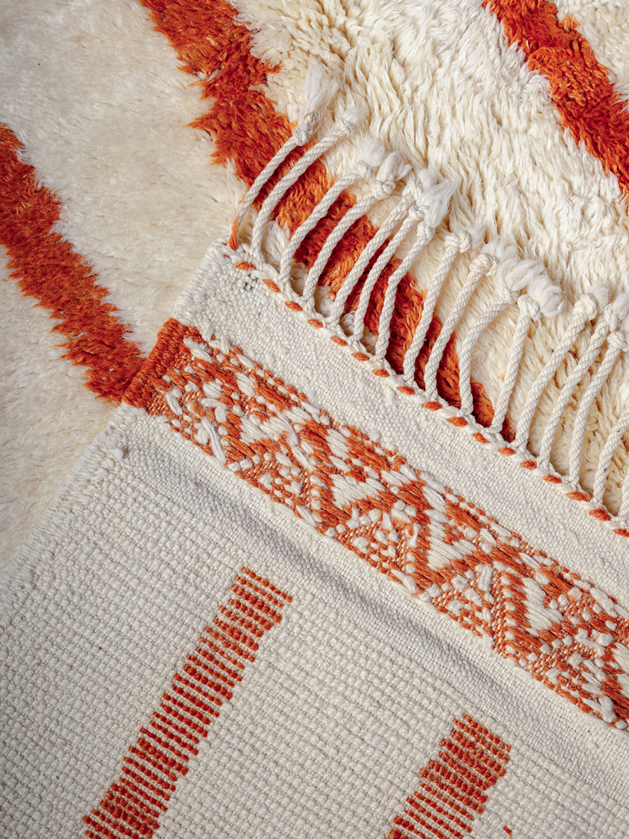 M'rirt's Abstract Lined Peach Hand-Knot