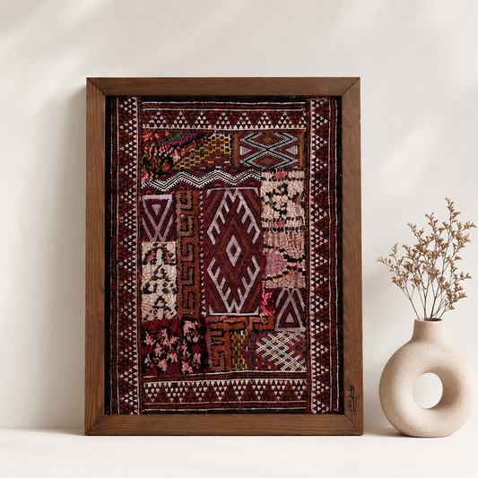 Nila- Œuvre Murale Encadrée en Tapis Marocains
